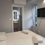 La Vie Seaside Residences *